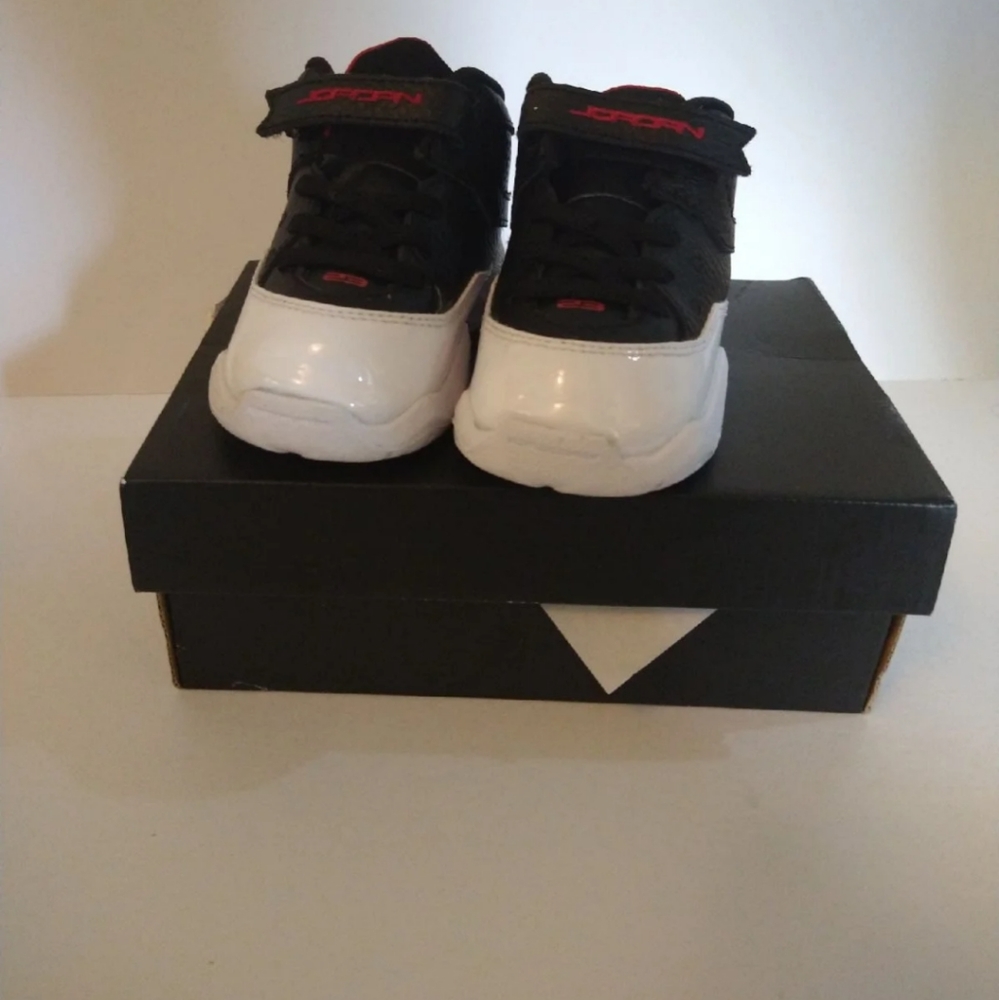 Jordan B'LOYAL - Picture 2 of 3